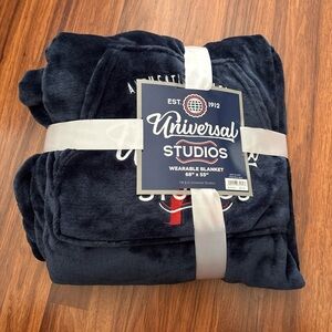 NWT Universal Studios Fleece wearable blanket 68" X 55"